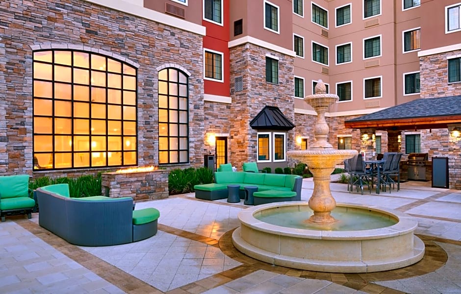 Holiday Inn Express & Suites - Gainesville I-75, an IHG Hotel