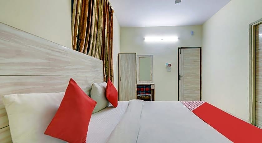 Hotel O Vishwakarma Palace