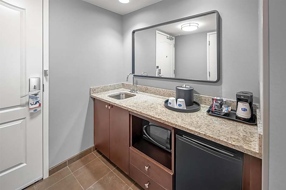 Hampton Inn By Hilton & Suites Camp Springs