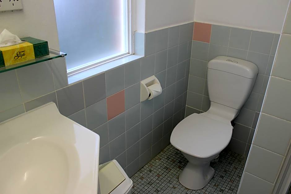 Three Explorers Motel