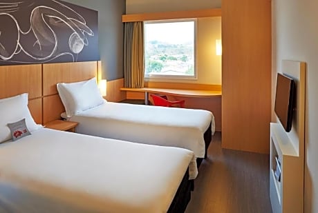 Standard Apartment With Twin Beds