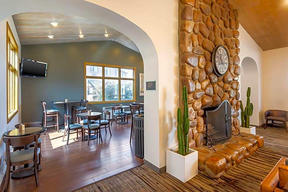 Best Western PLUS Cotton Tree Inn