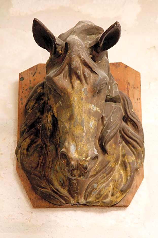 La Porte Rouge - The Red Door Inn