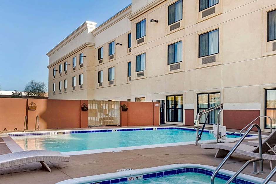 Comfort Suites Barstow near I-15