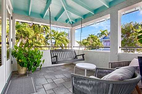 Porch Swing Island Room