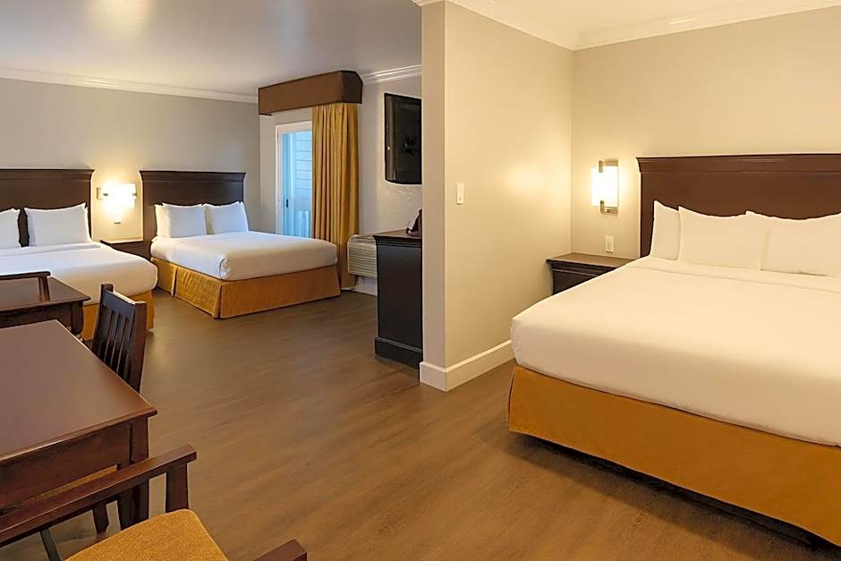 Stargazer Inn and Suites