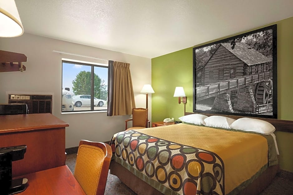 Super 8 by Wyndham Macon