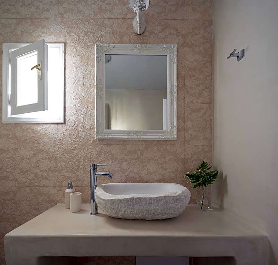 For All Seasons Mansion