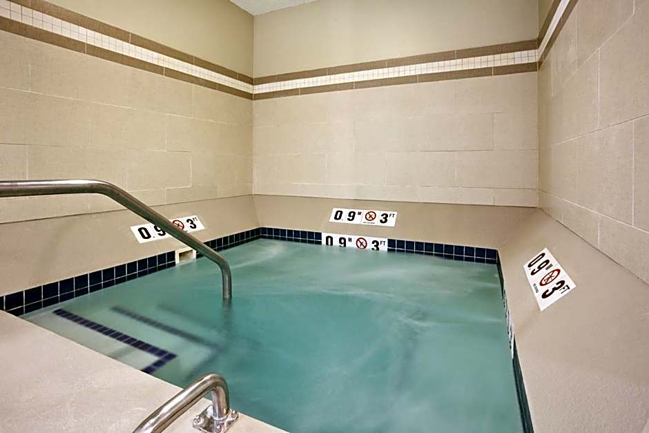 Holiday Inn Express Hotel & Suites St. Paul - Woodbury By IHG