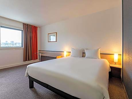 ibis Paris Pantin Eglise