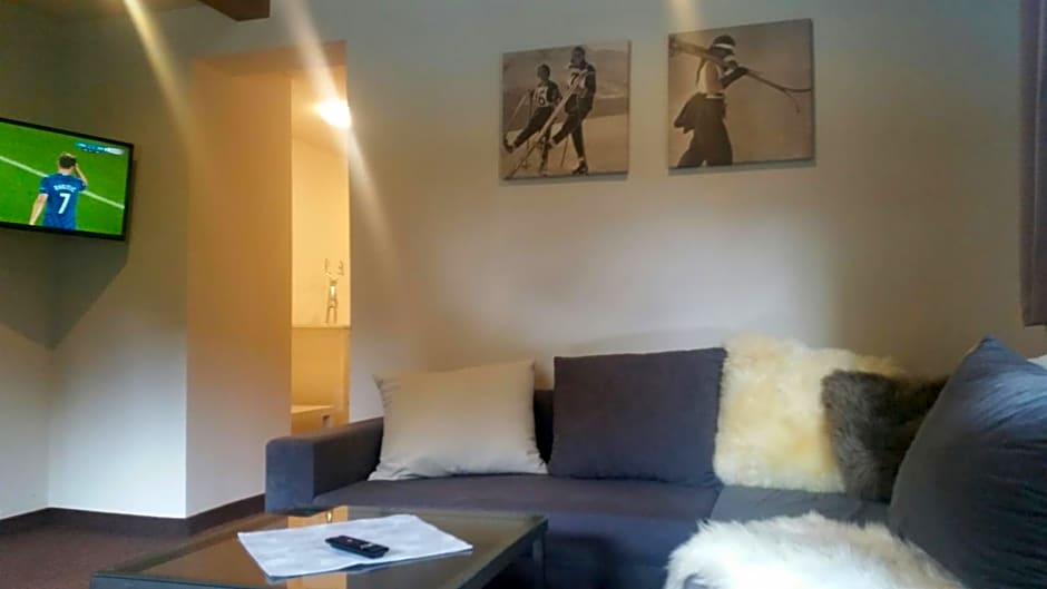 Bhome Gästehaus b&b / Apartments