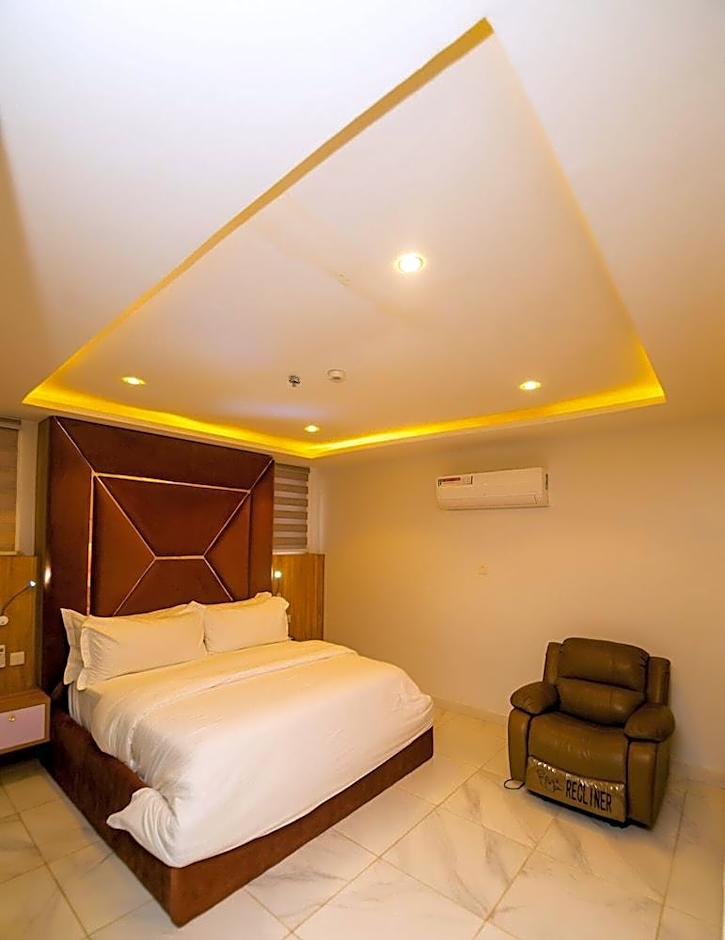 Pearlwort Hotel