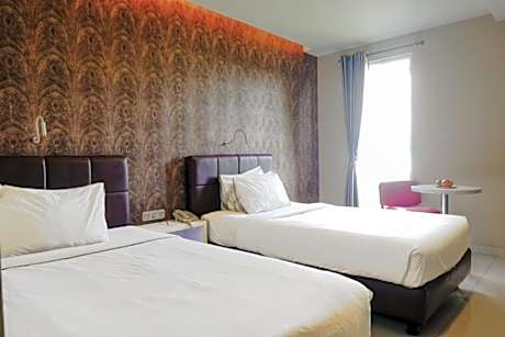 Deluxe Double or Twin Room with City View