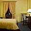 Country Club Hotel & Suites