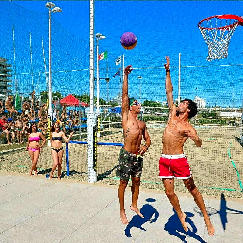 Hotel ARENA con Piscina