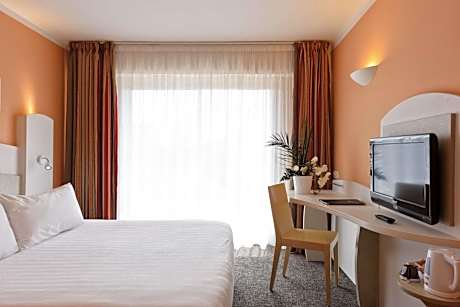 Comfort Queen Room - Non-Smoking