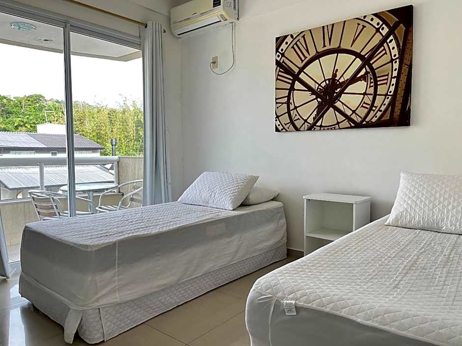 B119 - Apto para 06 pessoas perto do mar em Bombas