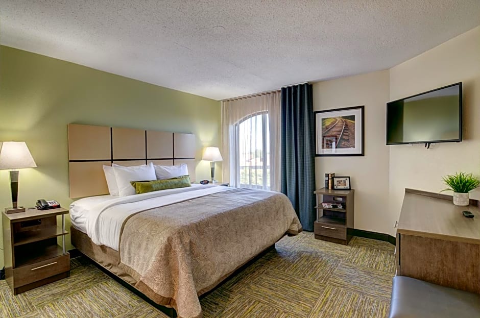 Candlewood Suites Richmond - West Broad, an IHG Hotel
