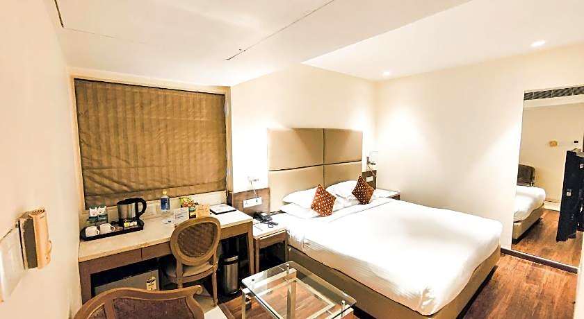 Ramee Guestline Khar Hotel