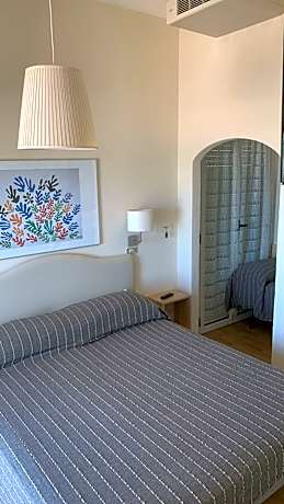 Double Room with Balcony and Sea View