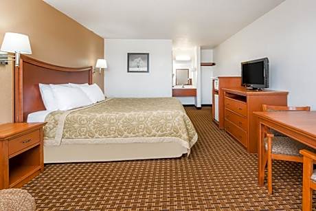 1 Queen Bed Accessible Room Non-Smoking