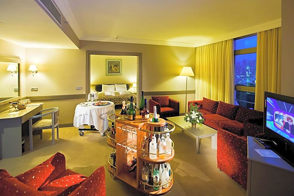 Fantasia Deluxe Hotel