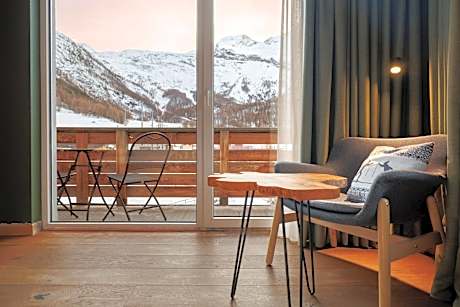 Superior Double Room with Balcony