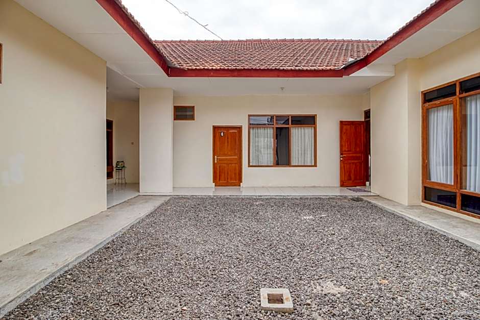 RedDoorz near Universitas Gajah Mada