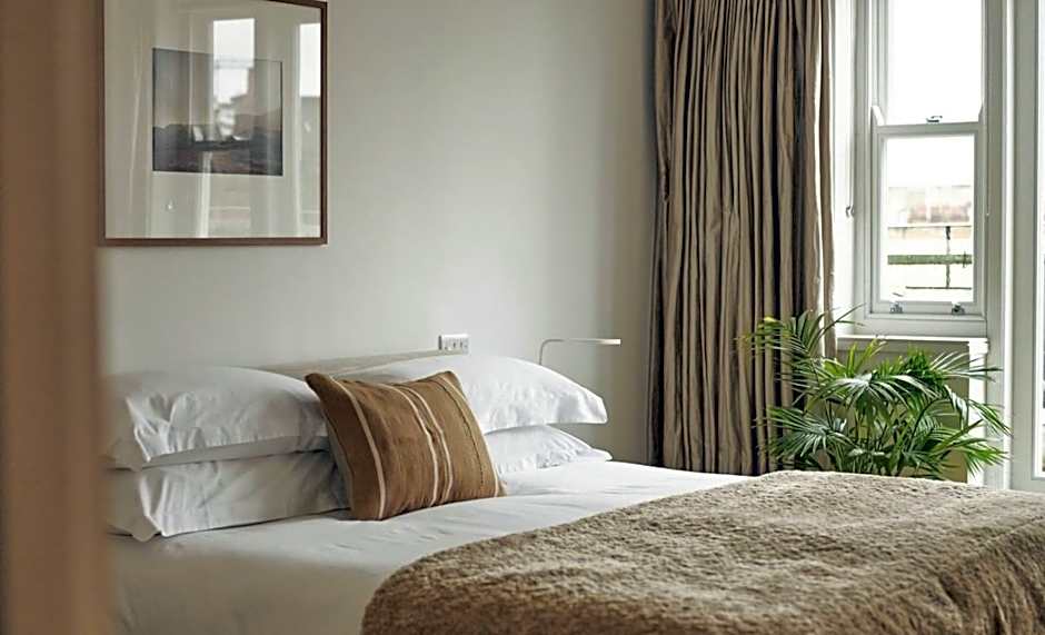 Europa House Apartments