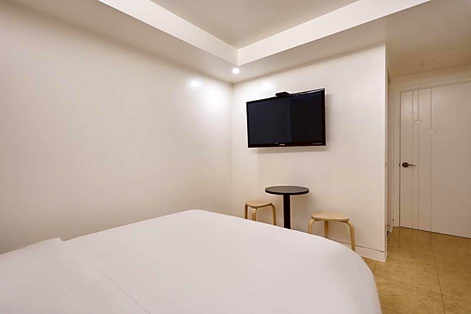 Show Hotel