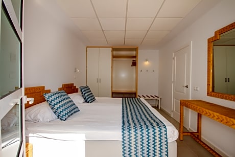 classic apart.topfloor balcony terrazamar 1 adult