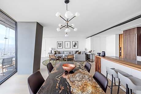 1 Bedroom Residence, 1 King, Grand Park view, Terrace