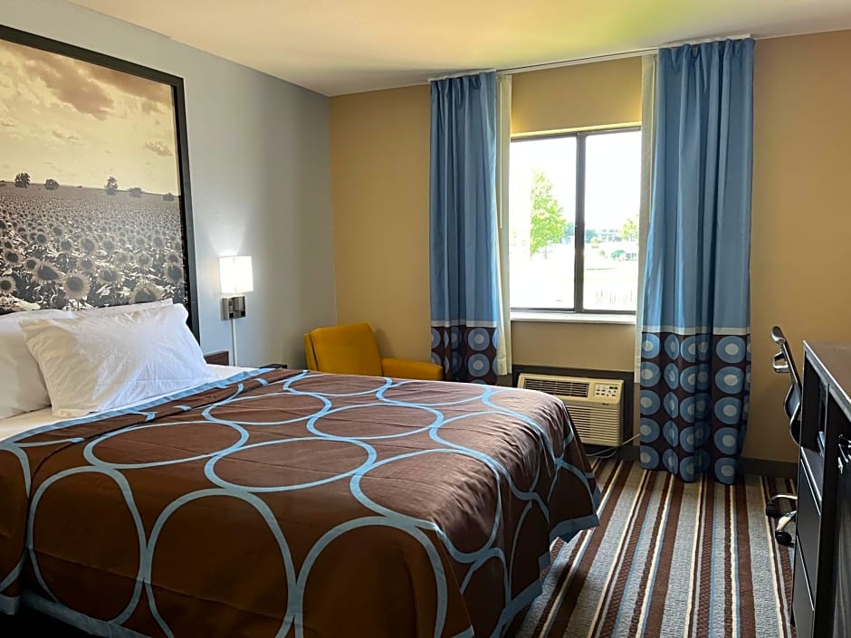 Super 8 by Wyndham Independence KS