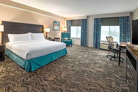 King Room with Roll-In Shower - Mobility/Hearing Accessible