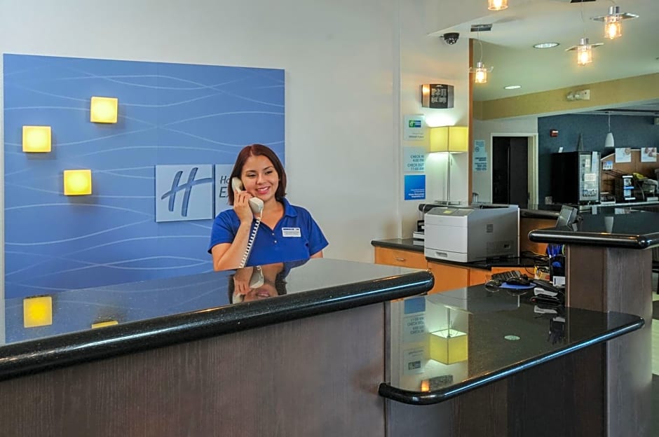 Holiday Inn Express Hotel & Suites San Antonio - Rivercenter Area, an IHG Hotel