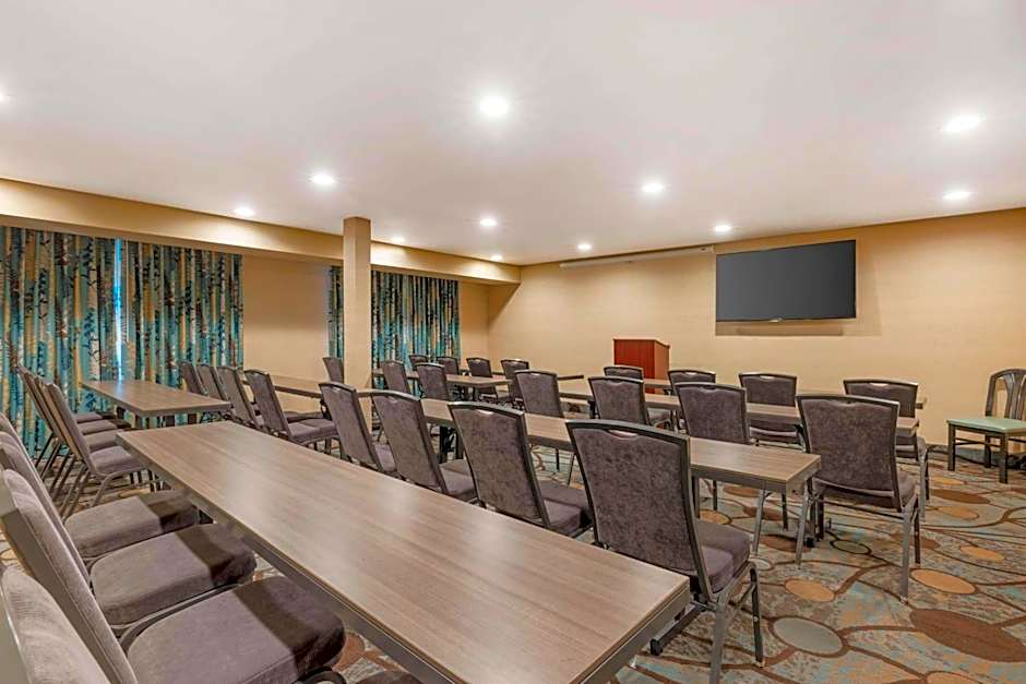 Best Western Plus Oceanside Palms Hotel