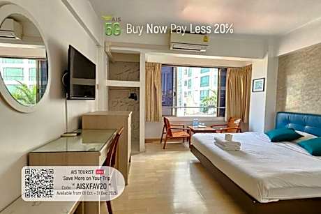 Crown Bts Nana Hotel