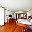 Pursat Riverside Hotel & Spa