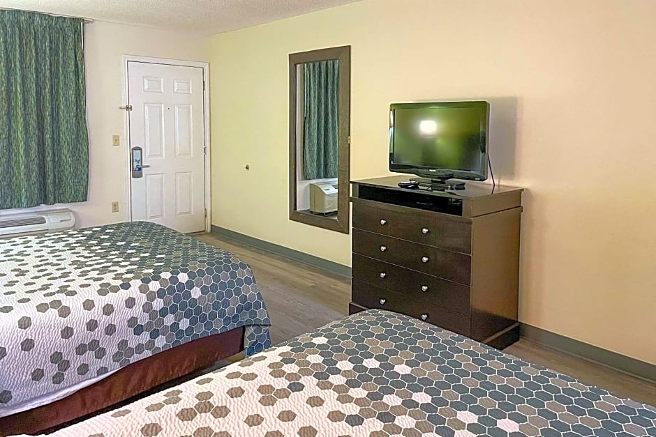 Econo Lodge Inn & Suites Sweetwater I-20