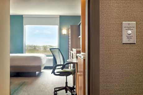 King Studio Suite - Hearing Access/Non-Smoking