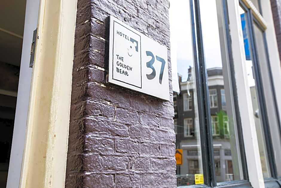 Quentin Golden Bear Hotel