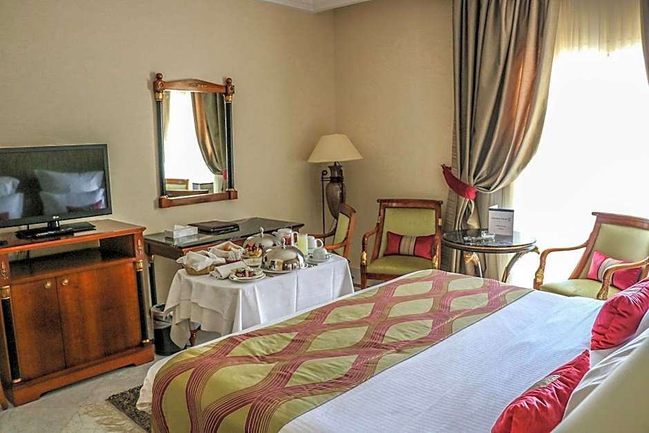 Golden Tulip Carthage Residence