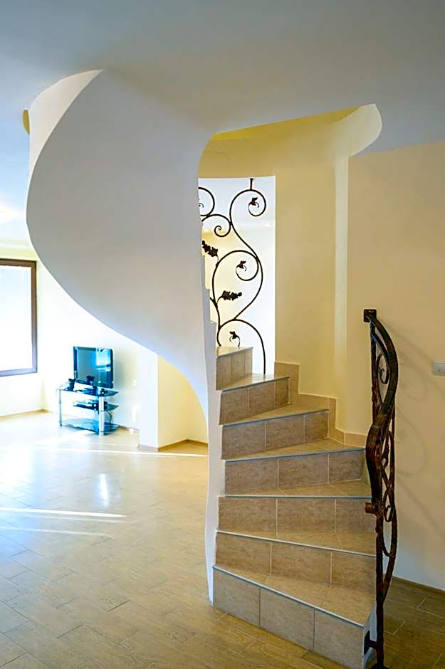 Parklands Hotel & Pool