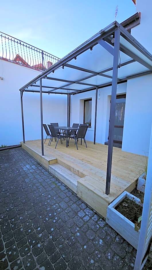 Kompleks Wypoczynkowy Pomerania z podgrzewanym basenem 30 metrów do morza