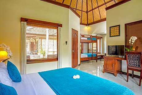 Deluxe Room with Sea View