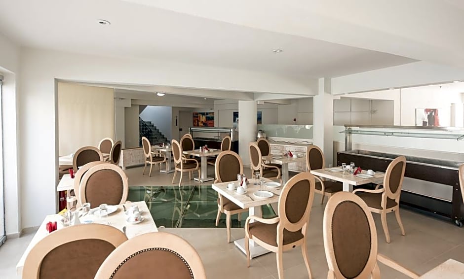 Artemis Hotel Apartments