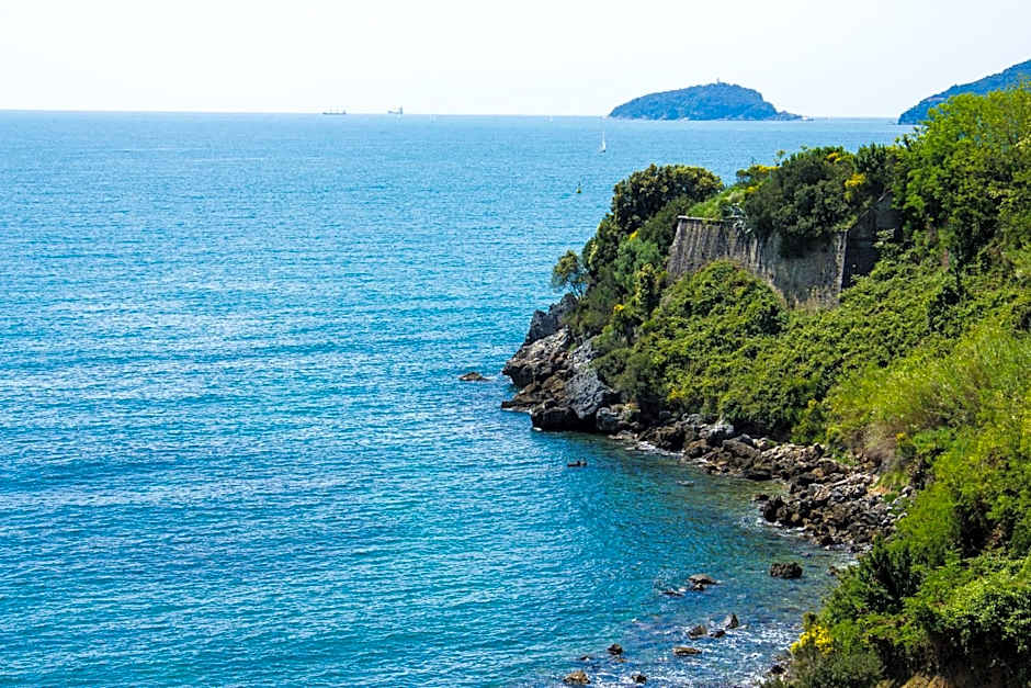 Baia Blu RTA Residence