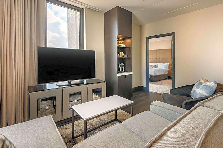Cambria Hotel Houston Downtown Convention Center