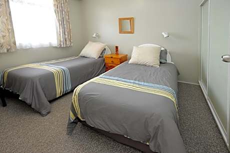 Deluxe Two-Bedroom Apartment