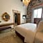 Milo Collection Hotel
